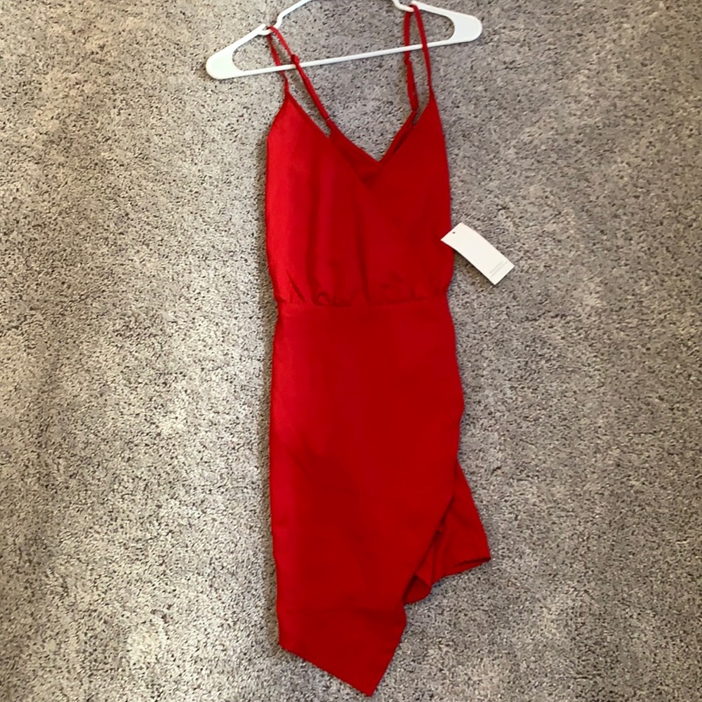 NWT Tobi red dress